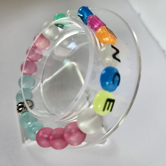 Hand Crafted Stretch Bracelet Beaded Glow in the Dark Med. Green Blue Yellow - Picture 3 of 9